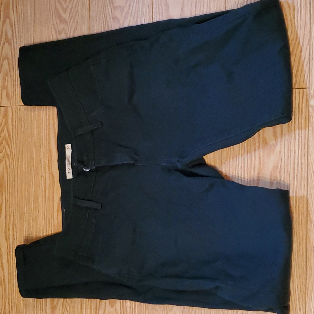 Levi's 710 evergreen skinny jeans, size 26